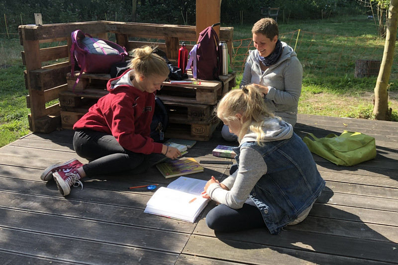 Students learn with joy in nature