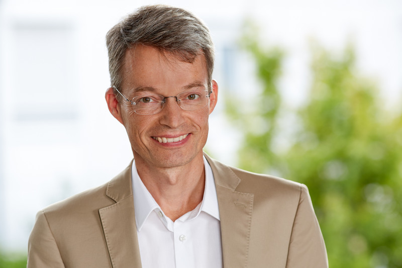 Dr. Uwe Geier