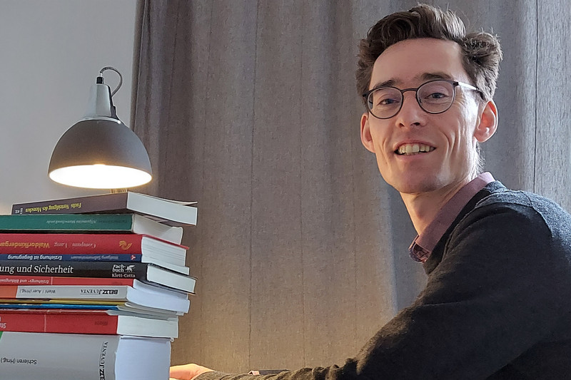  Phillipp Gelitz at his desk