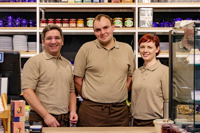 Courtyard café staff