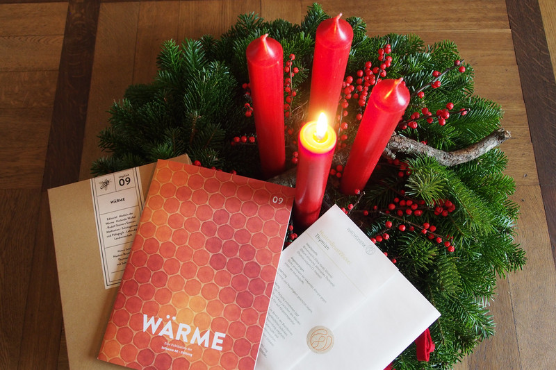 Advent wreath with publication