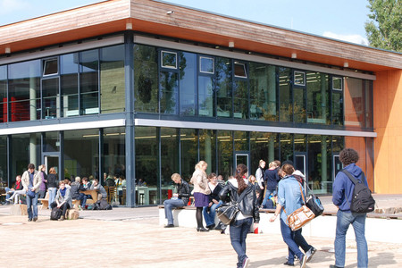 Belebter Campus