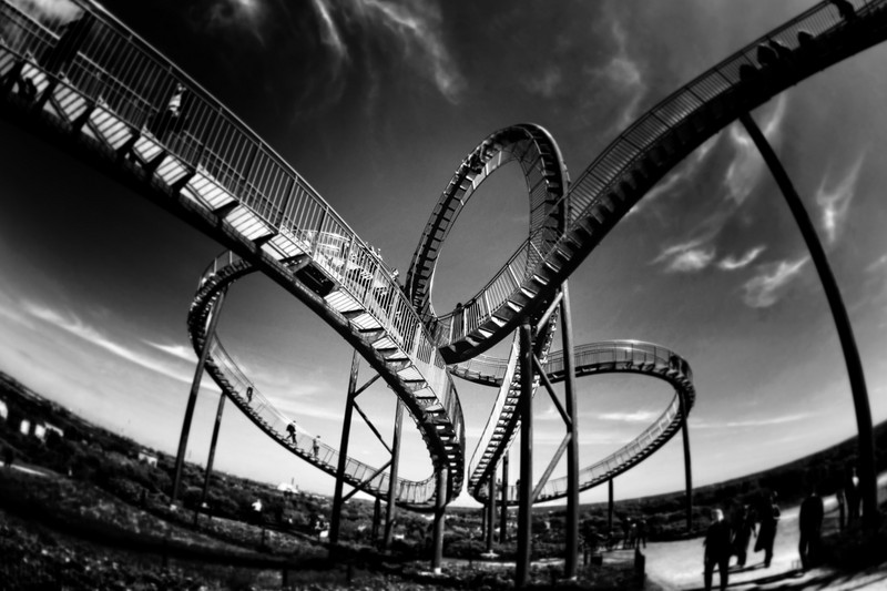 Black and white picture of a roller coaster